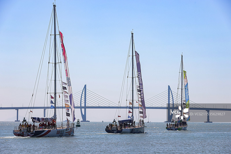 克利伯环球帆船赛 船队穿过港珠澳大桥图片素材