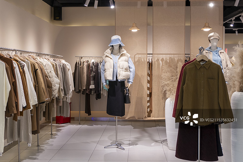 冬季女士服装店图片素材