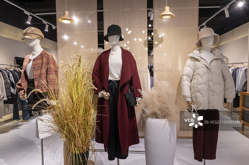 冬季女士服装店图片素材