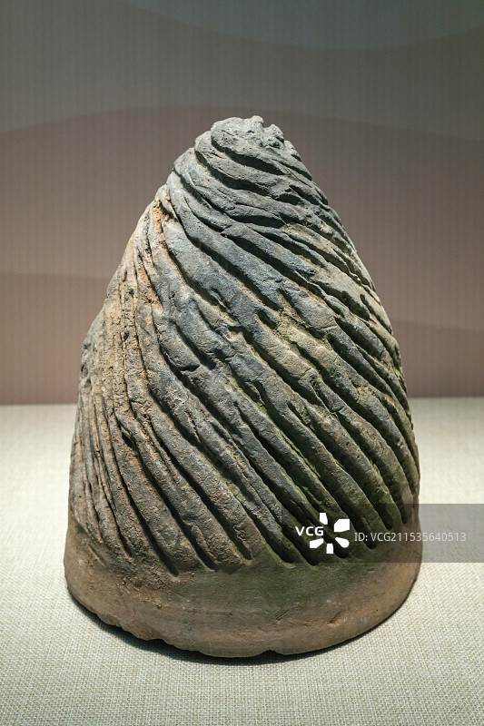 盔形器 周代 无棣县佘家镇邓王村盐业遗址出土 无棣县文物保护中心藏  济南市博物馆藏文物展图片素材