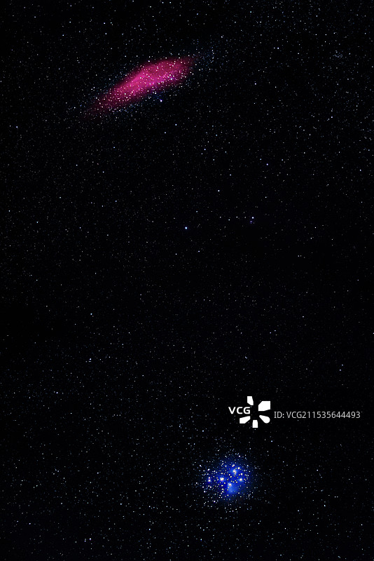 昴星团与加州星云图片素材