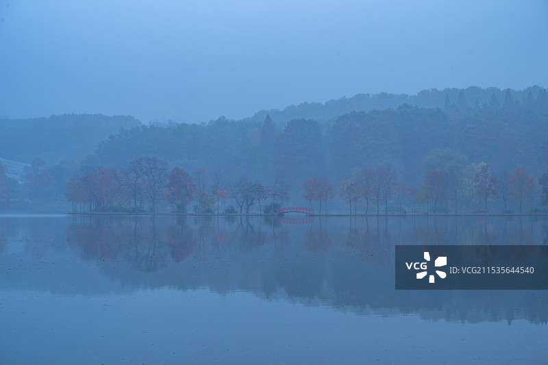 南京钟山景区燕雀湖晨景图片素材
