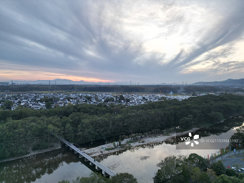 航拍黄山西溪南古村徽派建筑图片素材