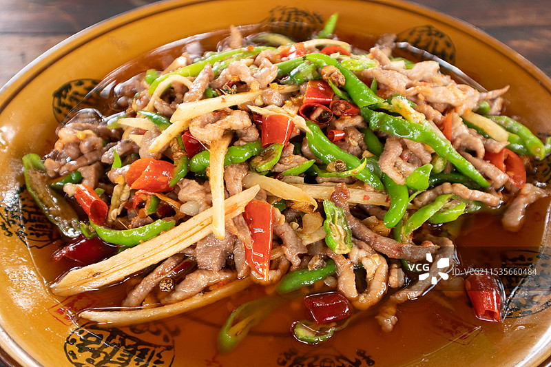 中国四川省成都特色川菜仔姜肉丝，农家土菜炒肉丝，美食静物特写图片素材