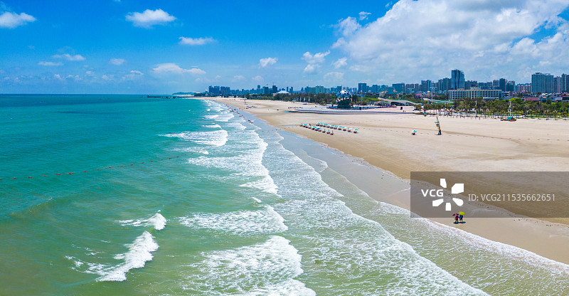 广西北海银滩风光蓝天白云图片素材