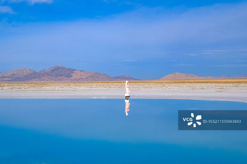 中国青海海西蒙古族藏族自治州大柴旦翡翠湖，国家4A级景区，大柴旦盐湖风貌，硫酸镁亚形盐湖，柴达木盆地图片素材
