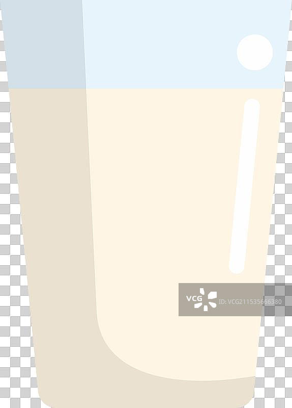 牛奶倒入玻璃杯中，溅起水花图片素材