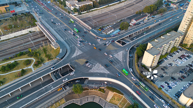 航拍视角西安角楼城墙日落日出城市风光标签图片素材