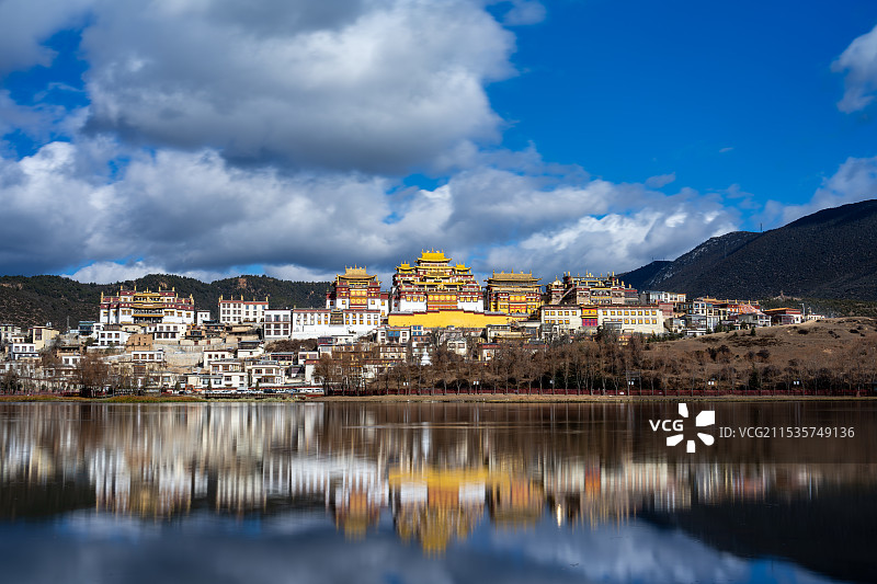 迪庆香格里拉松赞林景区图片素材