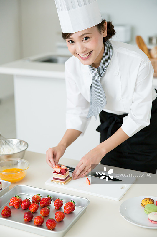 糕点师制作甜点图片素材