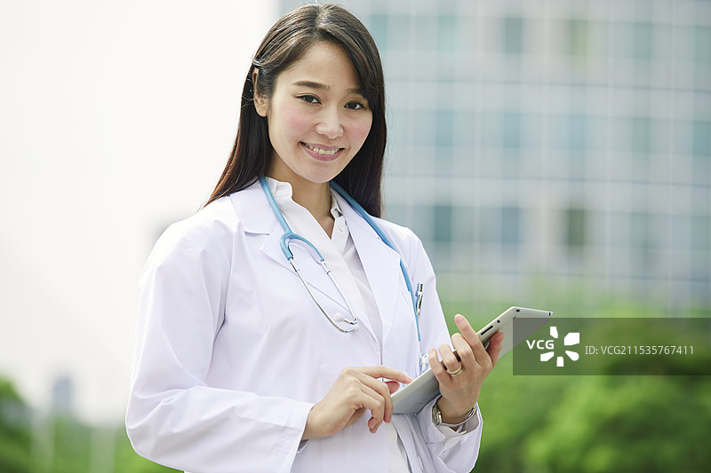 穿白大褂的女人图片素材