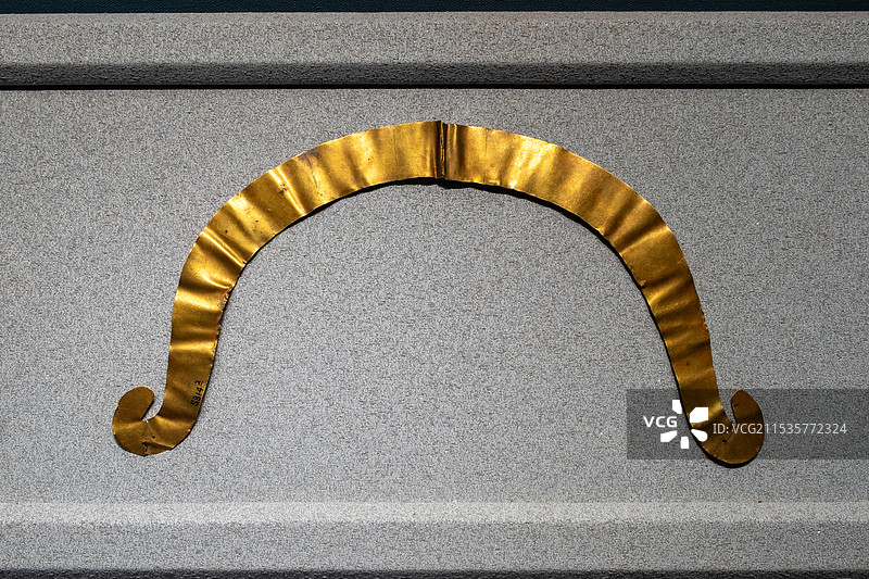 山西太原山西博物院商代金饰图片素材