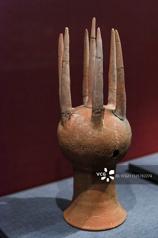 七柱镂孔器 新石器时代 龙山文化 安徽蒙城尉迟寺遗址 中国考古博物馆图片素材