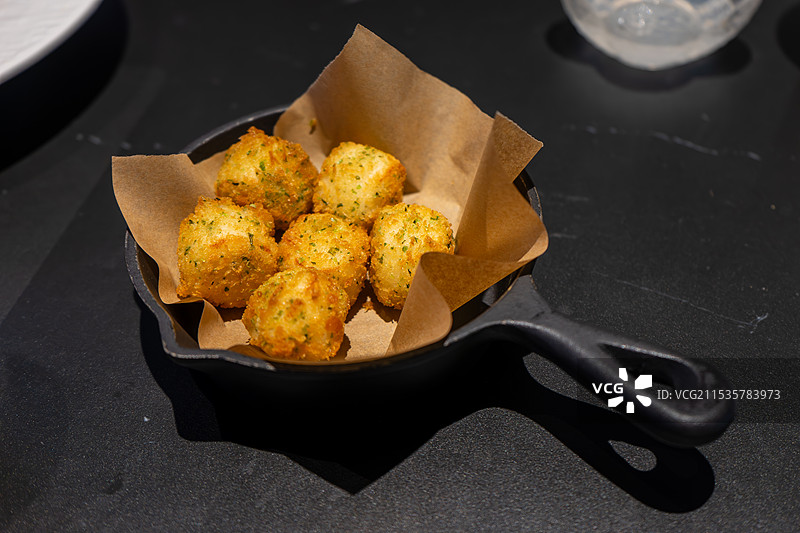 海苔鳕鱼球图片素材