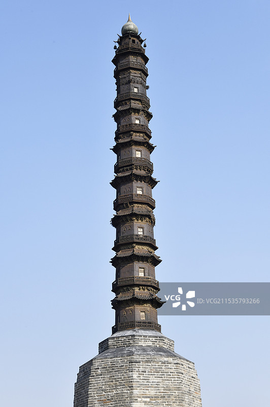 我国目前保存最完整的宋代铁塔：山东济宁崇觉寺铁塔图片素材
