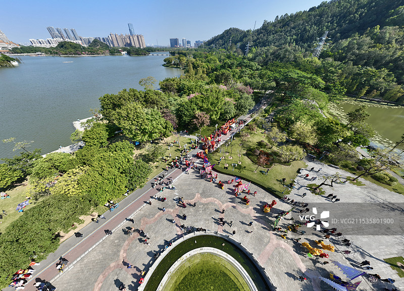 顺峰山公園祈福巡游图片素材