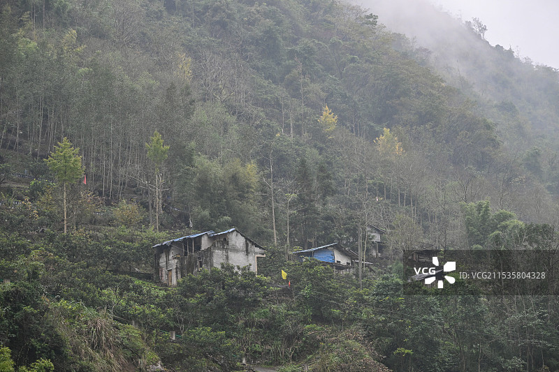 四川省绵阳市北川县冬日周围山峰，山脉，风景图片素材
