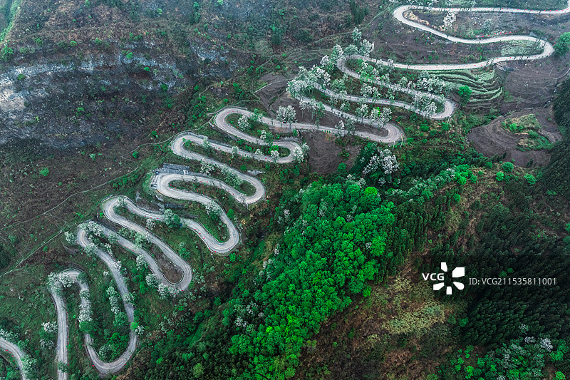 贵州黔西南晴隆二十四道拐景区史迪威公路航拍风光图片素材