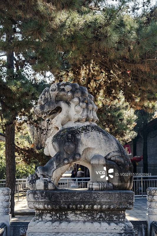 北京房山云居寺山门石狮子图片素材