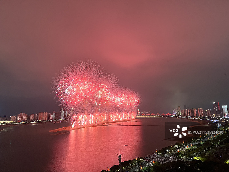 赣江烟花秀图片素材