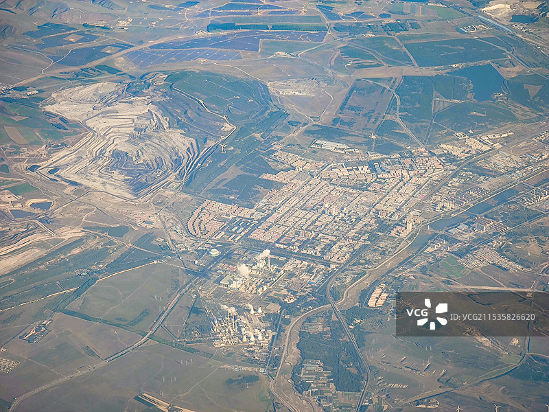 航拍霍林郭勒城市与矿山图片素材