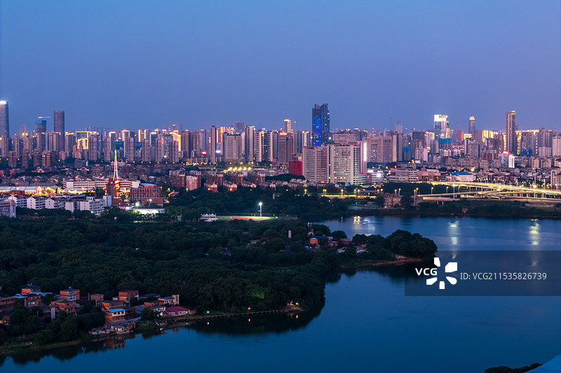 南昌黄家湖夜景图片素材