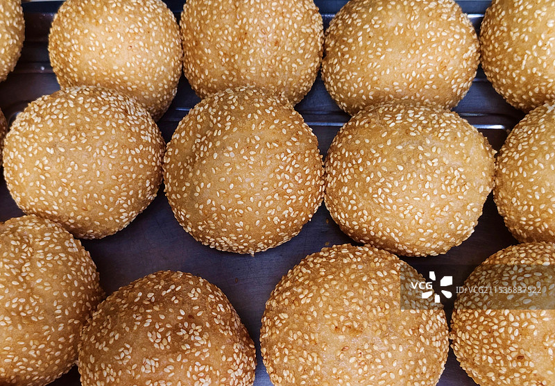 武汉街头早餐美食 油炸 芝麻球 麻团 芝麻丸 麻圆图片素材