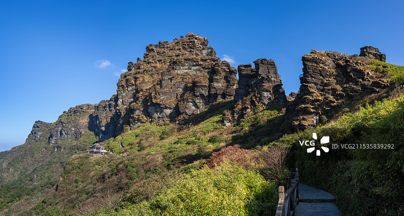 梵净山上的老金顶图片素材