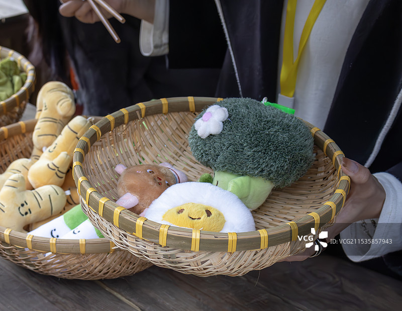 小摊经济、文创拼盘、食物玩偶图片素材