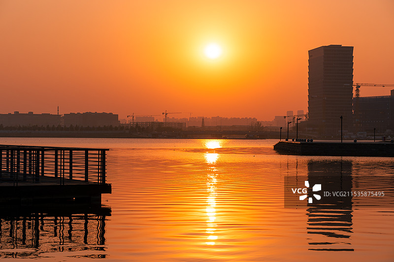 郑州龙湖的夕阳图片素材