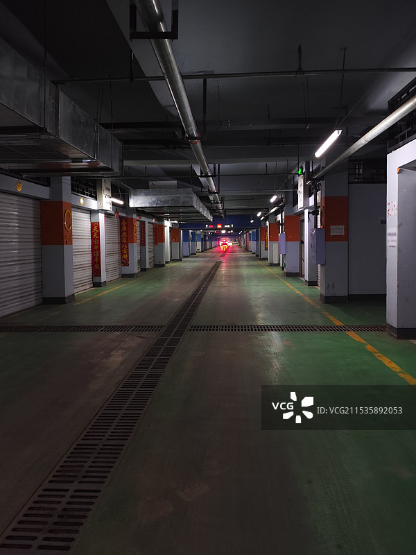 地下停车场图片素材