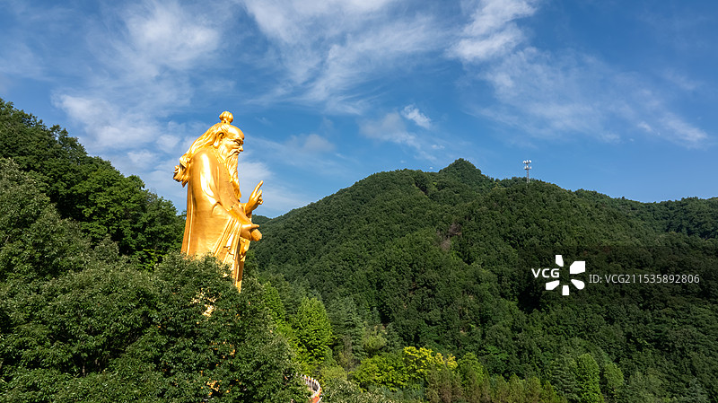 河南老君山老子雕像航拍图片素材