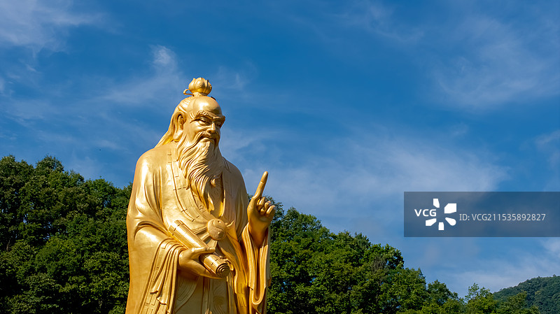河南老君山老子雕像航拍图片素材