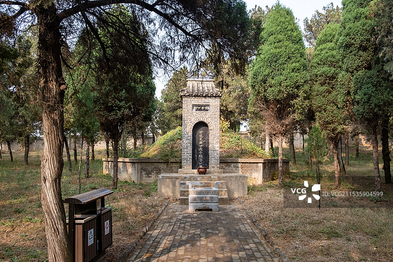 河南洛阳伊川县范仲淹墓图片素材