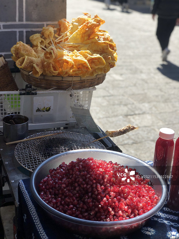 烤乳扇和石榴汁图片素材