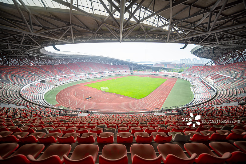 体育场里跑步的人 除草机 守门员图片素材