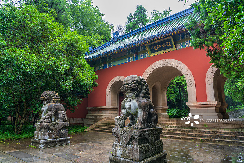 南京灵谷寺红山门灵谷胜境图片素材