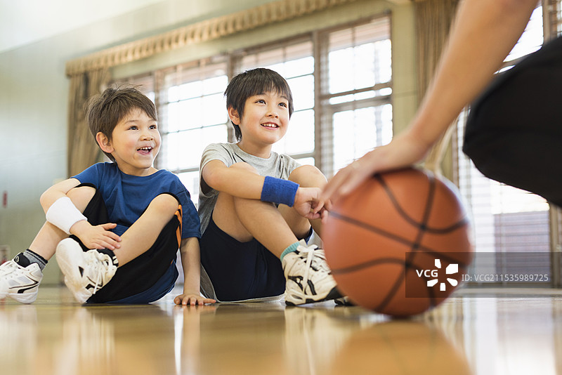 儿童篮球图片素材