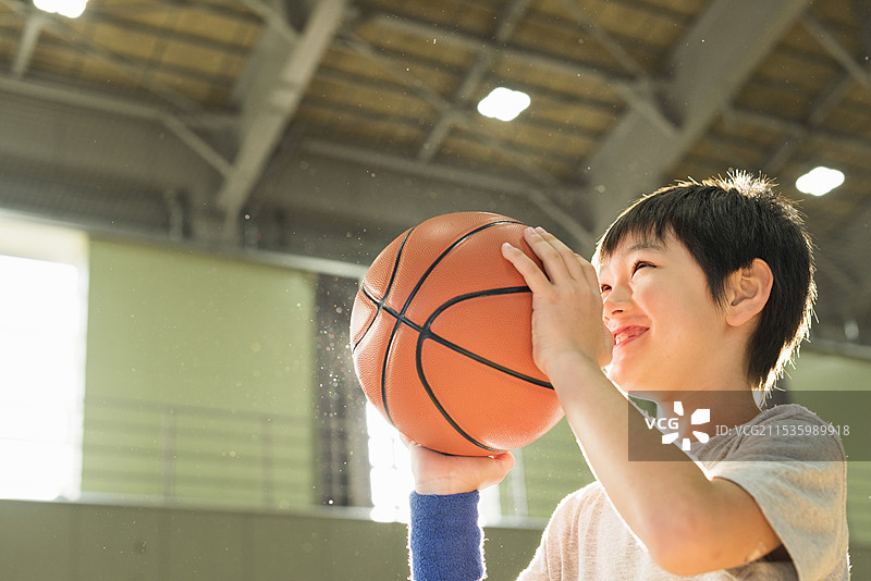 儿童篮球图片素材