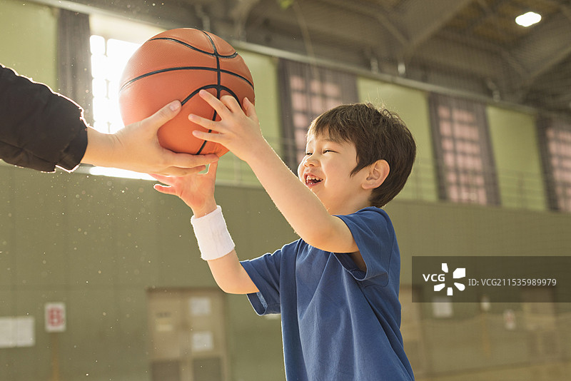 儿童篮球图片素材