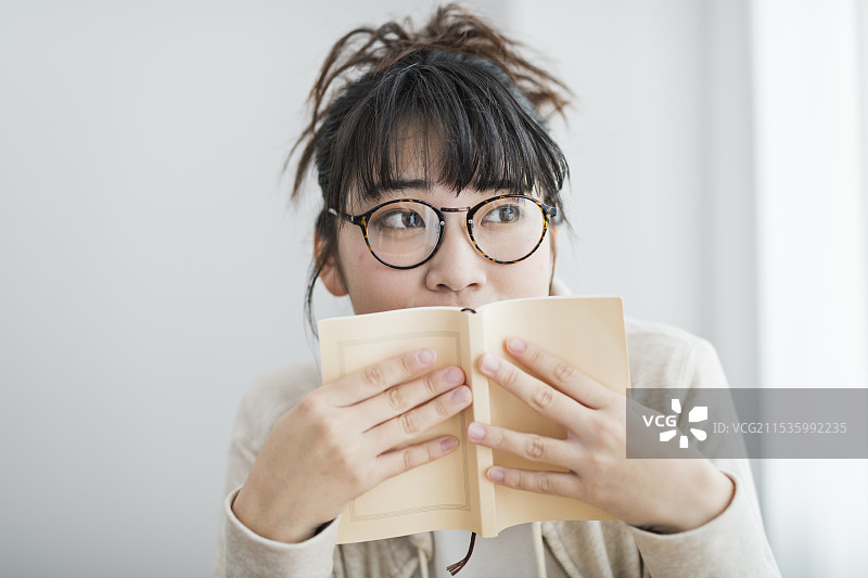 女阅读图片素材