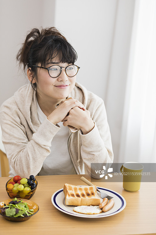 女性早餐图片素材