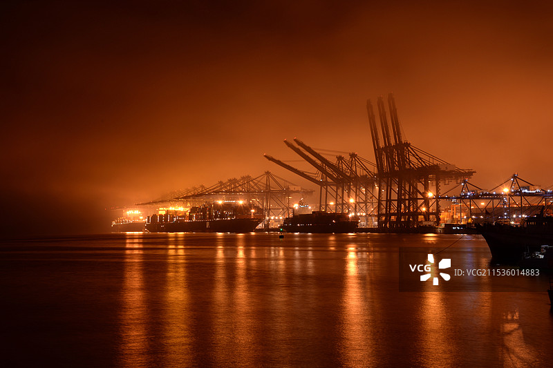 港口码头夜景风光图片素材