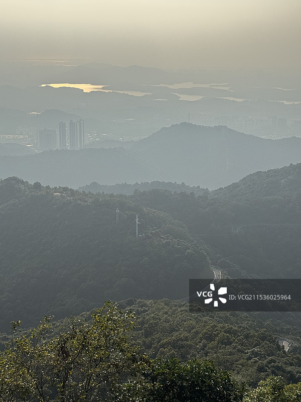 深圳阳台山顶鸟瞰视图图片素材