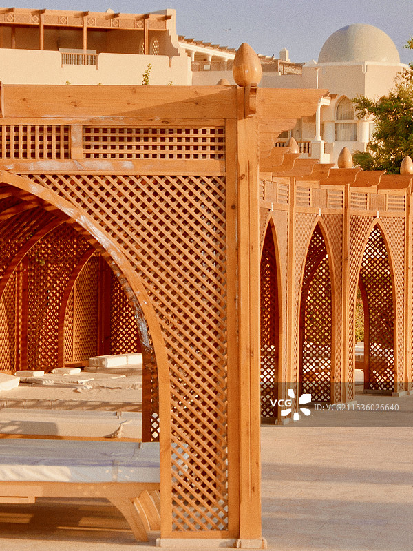 酒店红色拱形前廊图片素材