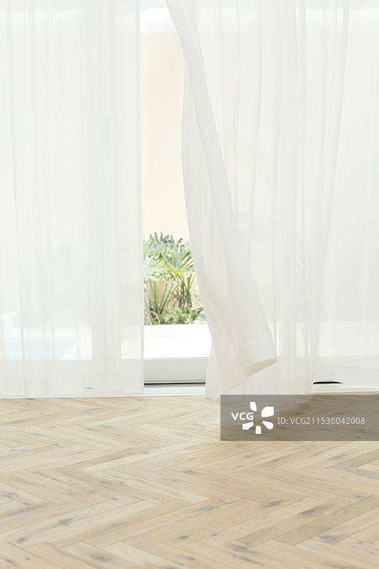 带有摇动窗帘的客厅背景，用于合成图片素材