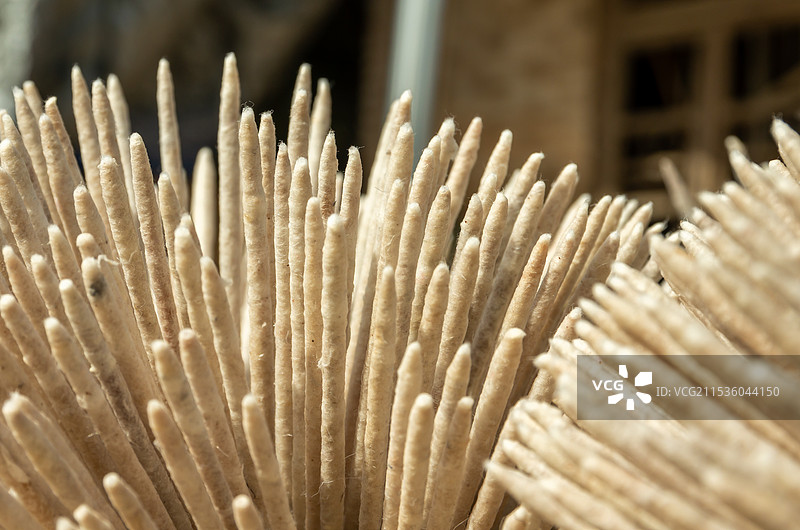 广东肇庆广宁县的竹子加工的香烛芯图片素材