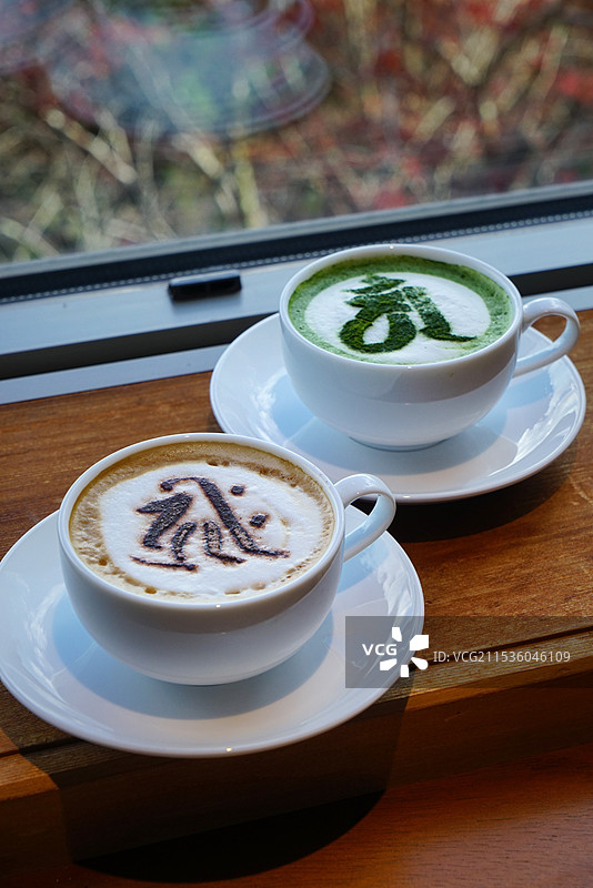 咖啡配红叶图片素材