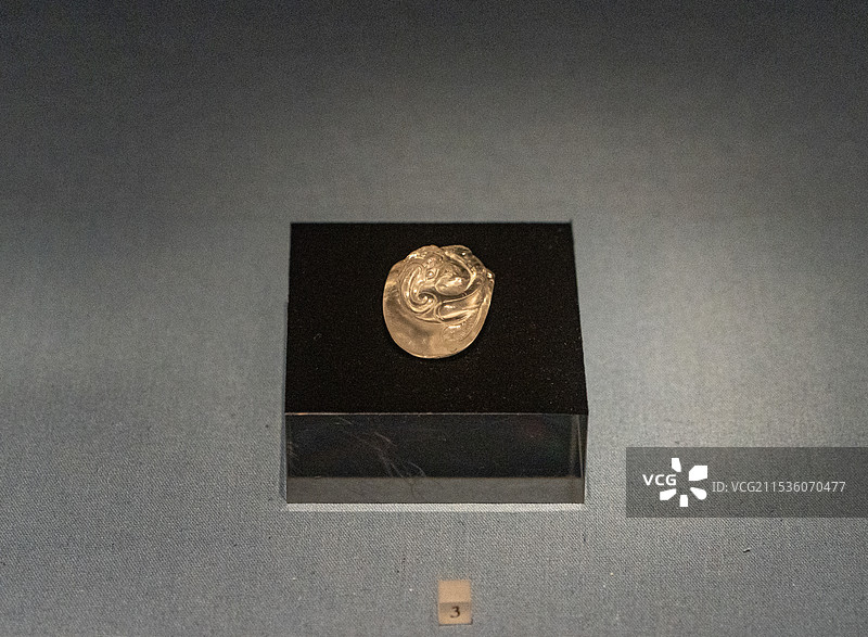 蟠螭纹水晶饰件图片素材