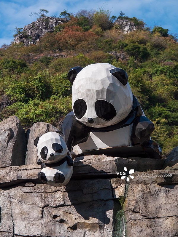 柳州动物园的熊猫雕塑图片素材